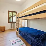 Apartment Lakefront With Terrace Near