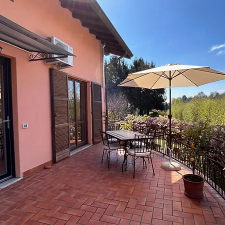 Apartment Lakefront With Terrace Near